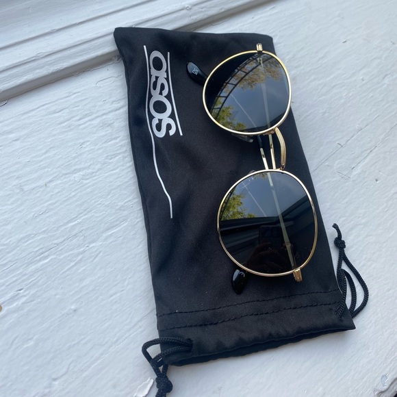 ASOS Round Sunglasses Gold Metal w/Smoke Lense - Picture 2 of 6
